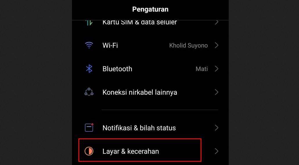 Gambar 1 - Cara mode gelap IG android 10 - Layar dan Kecerahan